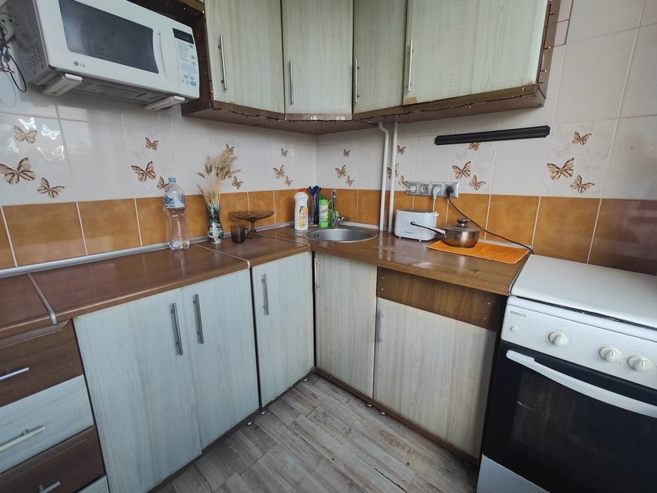 Сдам 2 комнатная квартира метро Ботанический Сад. Капремонт.