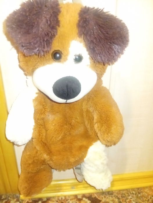 Іграшка і портфель