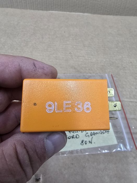 Przekaźnik tylnej wycieraczki ford Scorpio