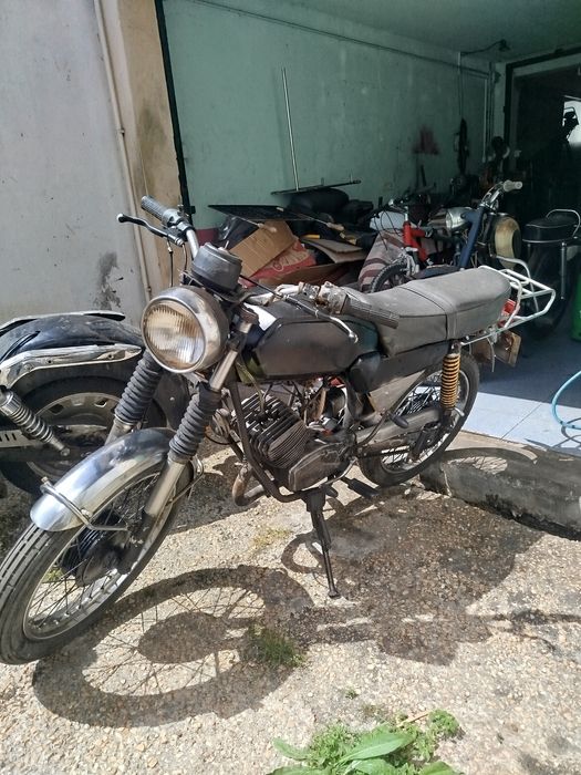 Motorizada fundador com documentos