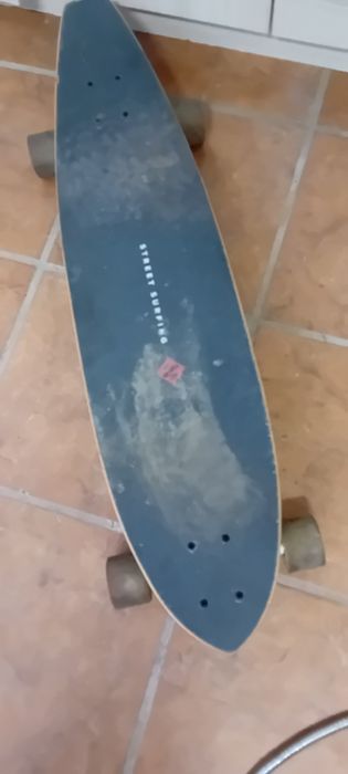 Surfskate street surfing