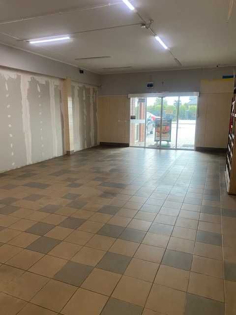 Dobrzyniewo Duże, przy Żabce, poczcie, Handlowy, usługowy, gastro