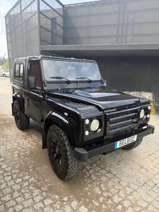 Land Rover Defender 2010