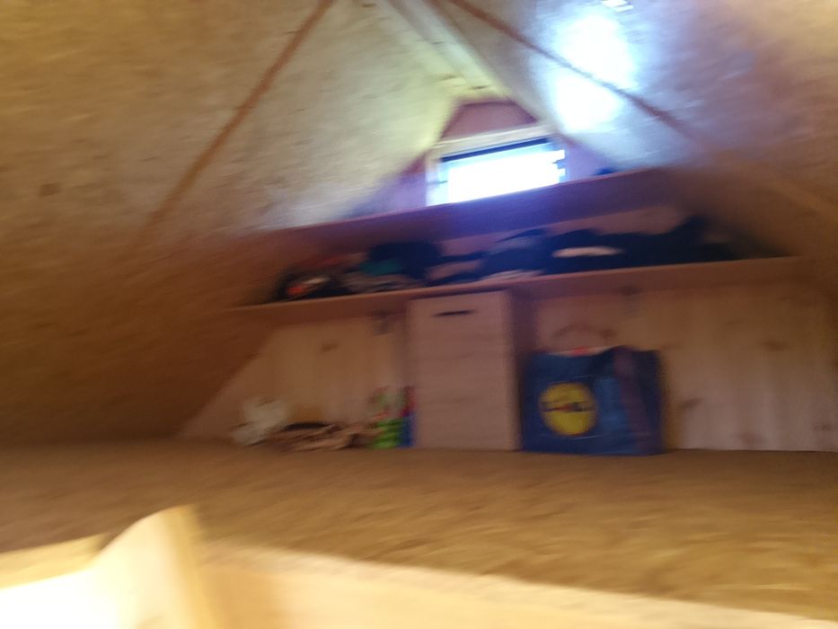Miejsce na przystani z domkiem
