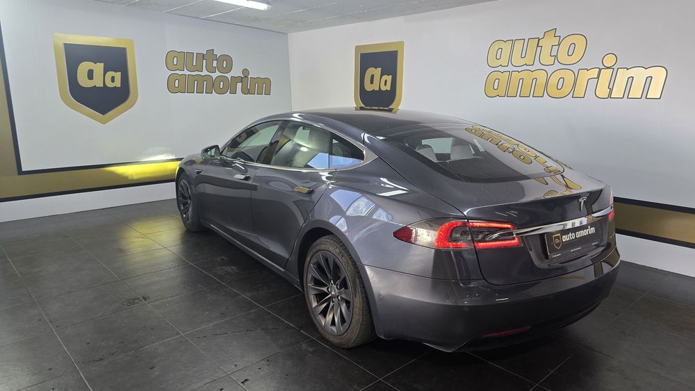 Tesla Model S Long Range