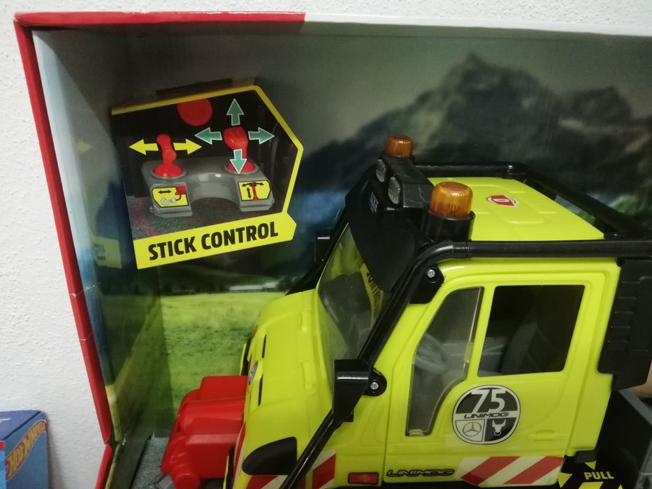 Camião Mercedes- Benz UNIMOG