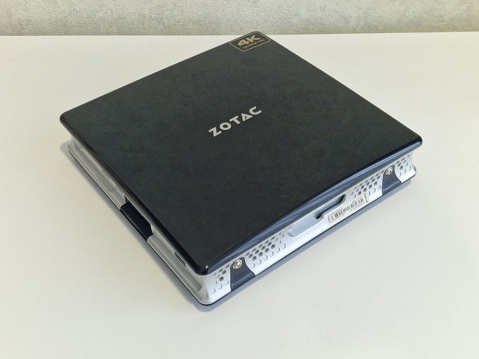 Mini PC Zotac ZBOX-BI323