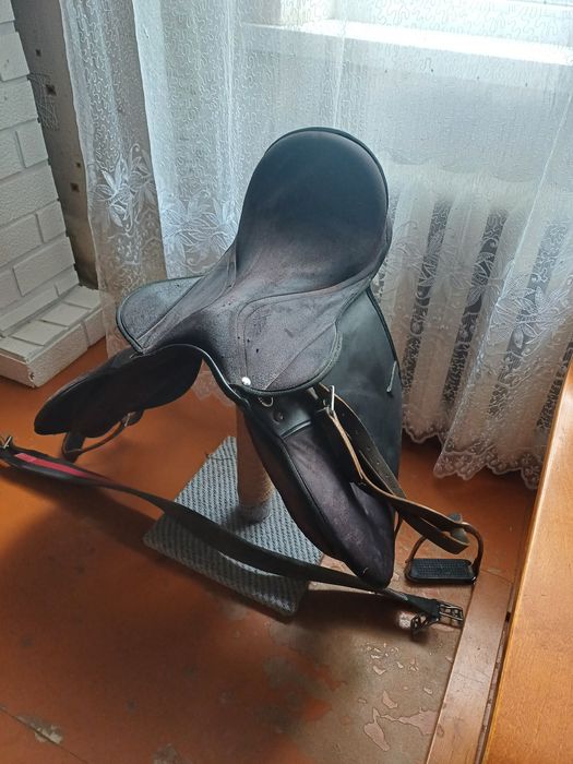 Продам седло в полном зборе!