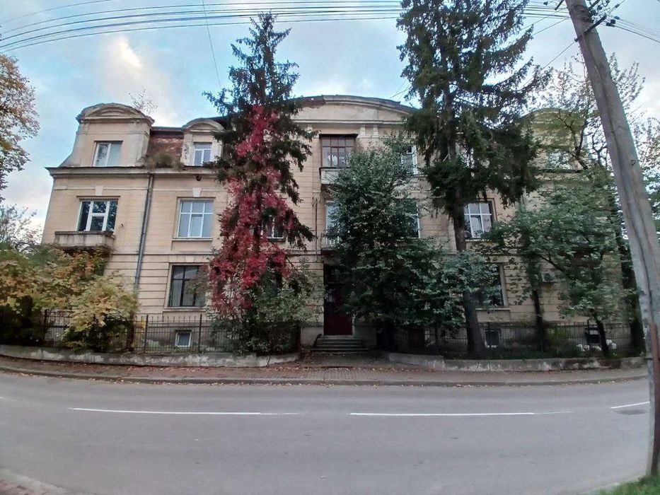 Приміщення під офіс в центральній частині міста_M