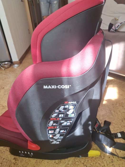 Продам авто кресло Maxi Cosi Titan