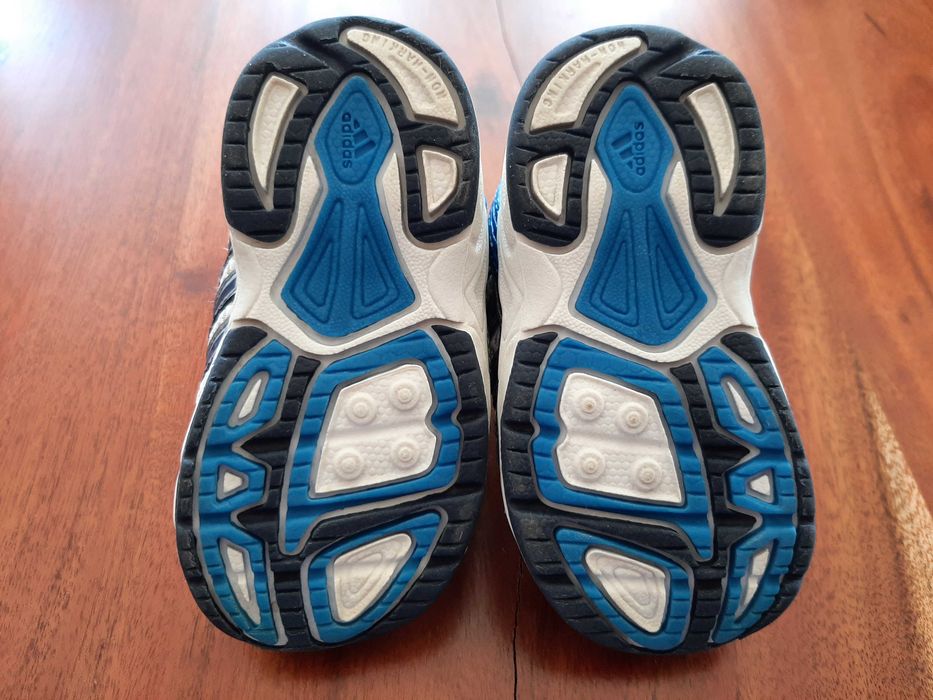 Orginalne Adidasy dla chłopca rozm 18
