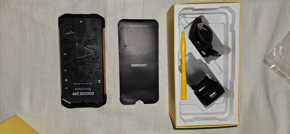 Pancerny telefon DOOGEE S99