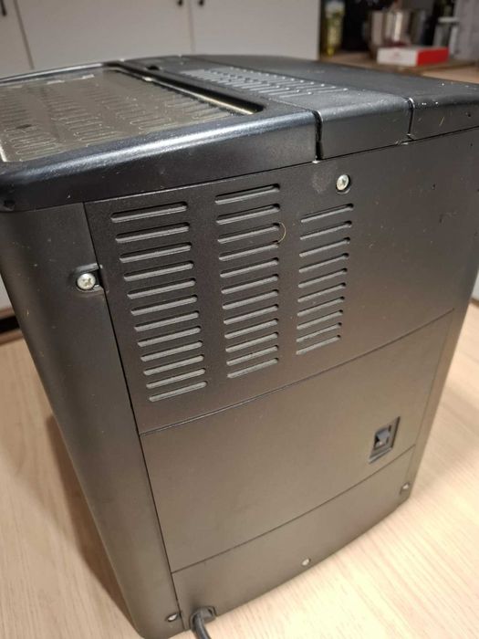 ekspres Delonghi model Magnifica