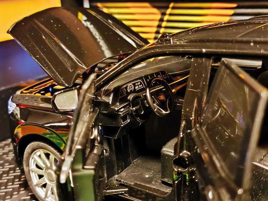 Model autka Cadillac Escalade skala 1:24