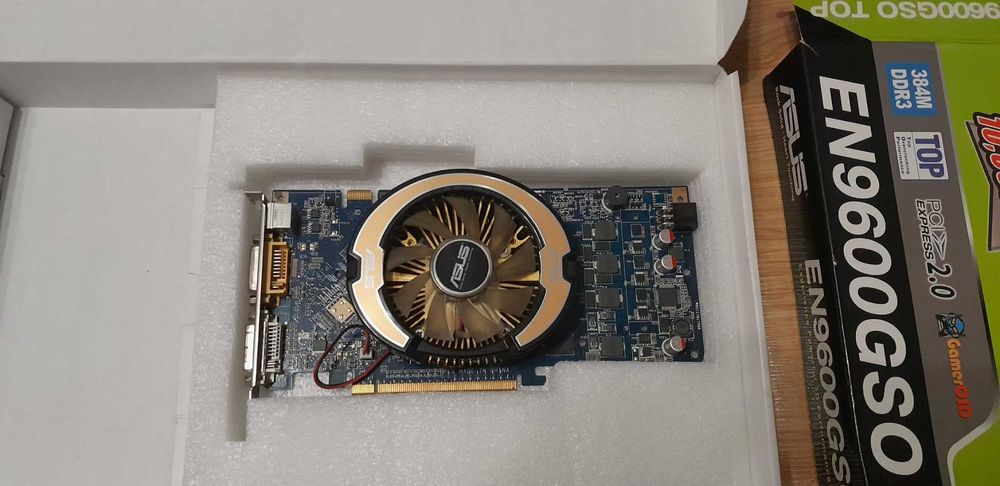 Karta graficzna Asus GeForce 9600GSO uszkodzona