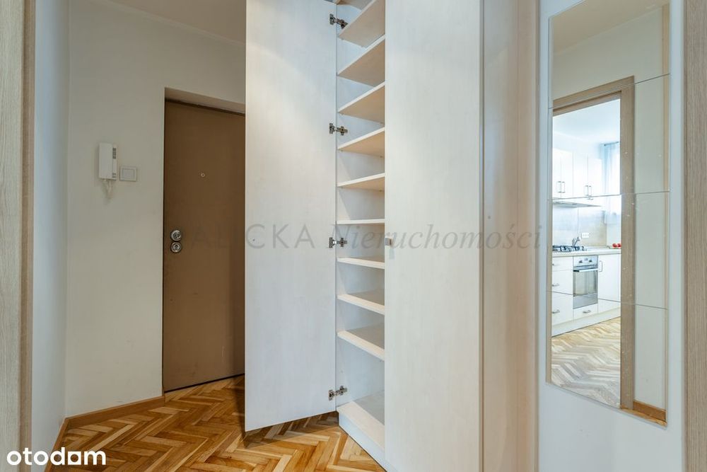 Niezależne pokoje, balkon z widokiem na zieleń