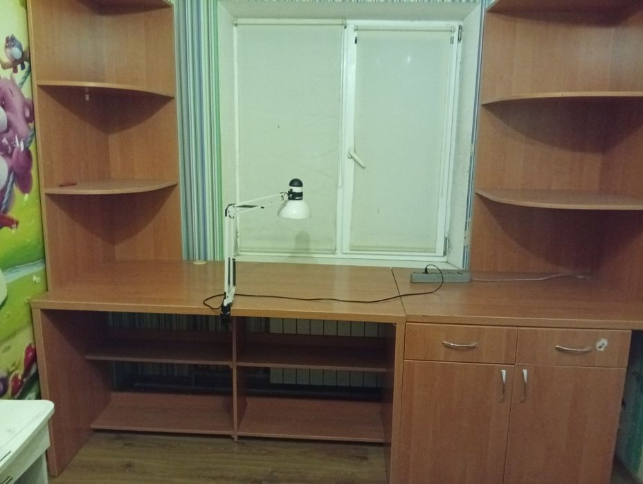 Продам письмовий стіл.