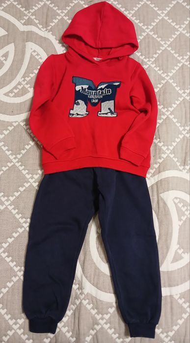 Яскравий костюм 104р.