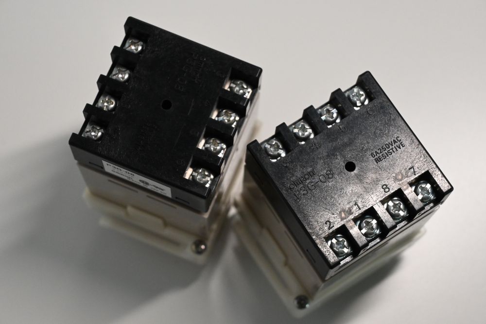 Таймер / реле часу Omron H3CR-F8