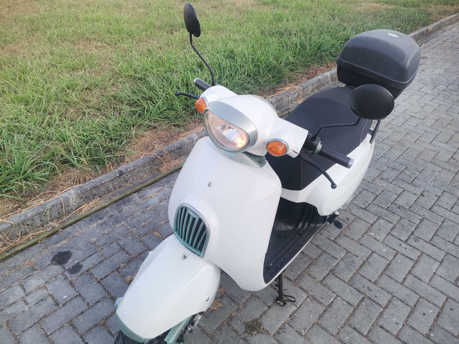 Scooter daelim besbi 125cm3