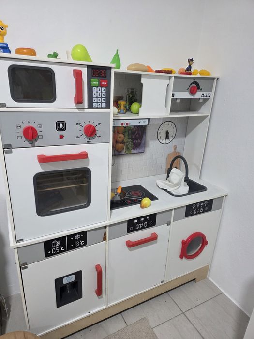 Cozinha e casa das bonecas