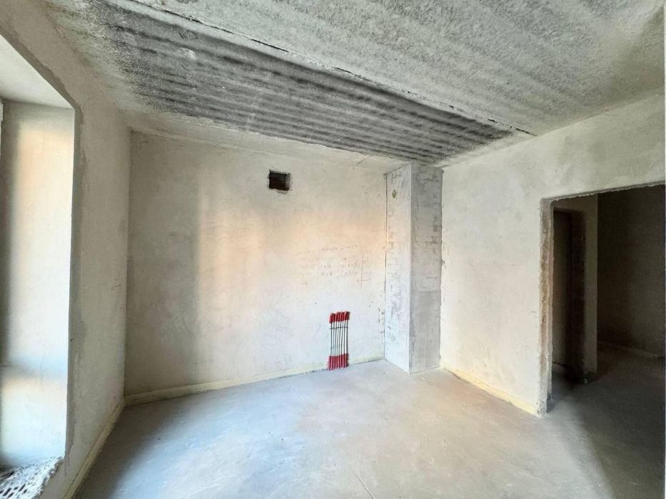 Продається 2 кім в ЖК Долішній!1 черга !