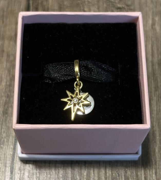 Pandora podwójna zawieszka charms  Gwiazda Polarna z diamentem platerowany złotem
