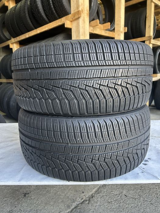 235/35/19. Hankook Winter ICept Evo2.