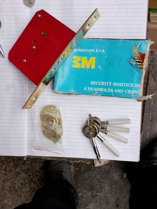 Замок дверний врізний