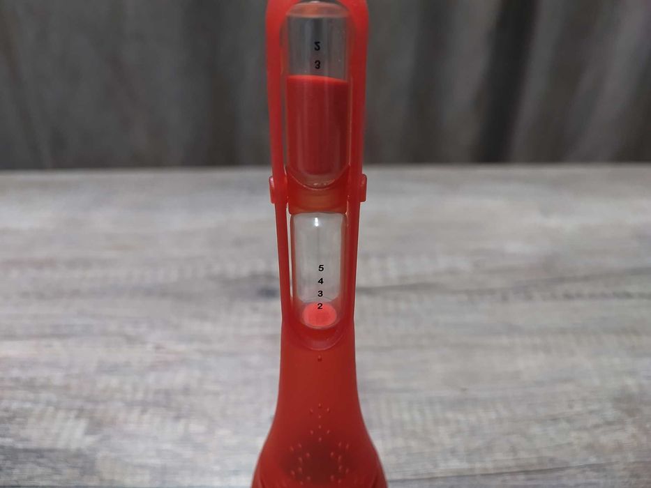 Zaparzacz do herbaty z klepsydrą + wyciskacz do cytrusów. NOWE