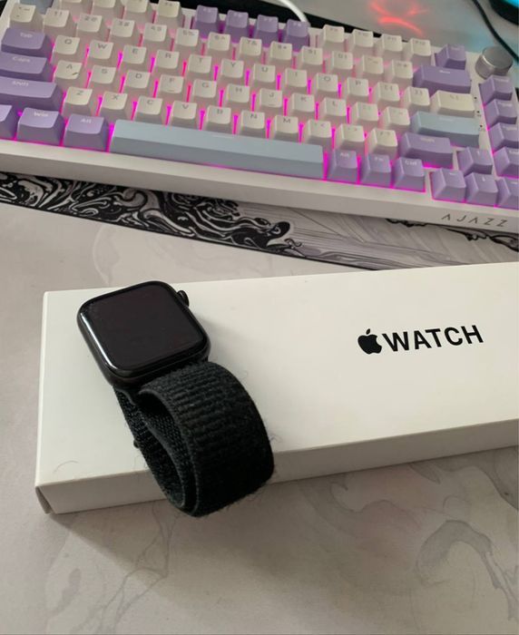 Apple Watch SE 44mm як нові