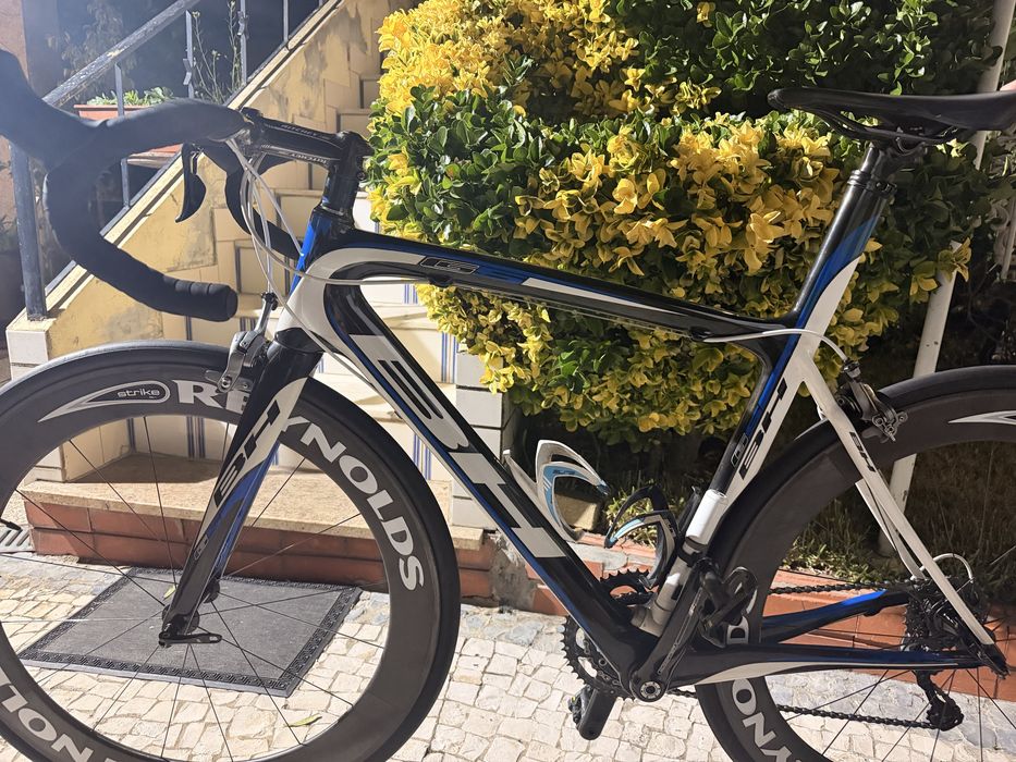 BH G5 Carbono M | Shimano 105 | Rodas Reynolds Strike Carbon