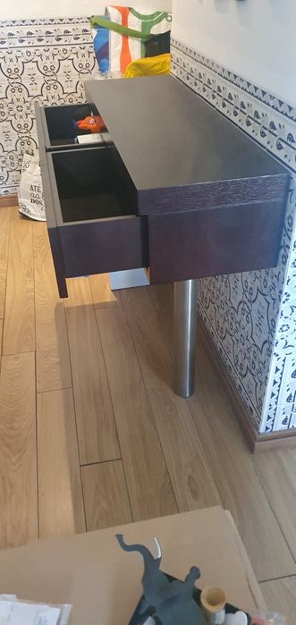 Aparador com 2 gavetas lindíssimo