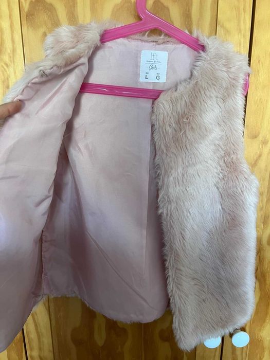 Colete de pêlo de menina da Lefties