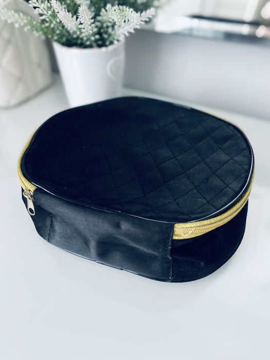 Kosmetyczka czarna okrągła avon