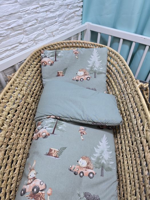 Pościel  do gondoli / kosza Mojżesza/ kolyski. Kołderka poduszka.  
Ko