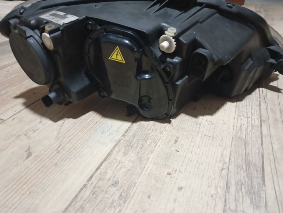 Farol esquerdo SEAT Leon