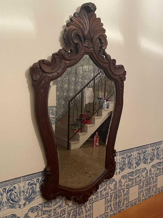 Conjunto Clássico de Espelho e Mesa de Entrada em Madeira Entalhada