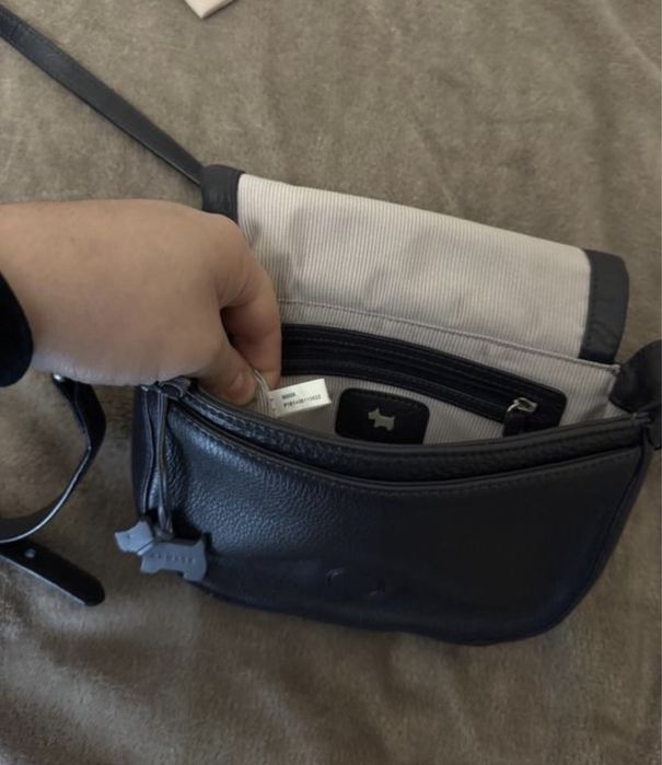 Жіноча шкіряна сумка Radley з пильником