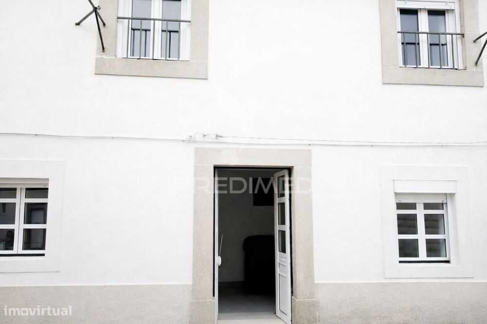 Moradia com 4 quartos - Centro de Alcains - Castelo Branco