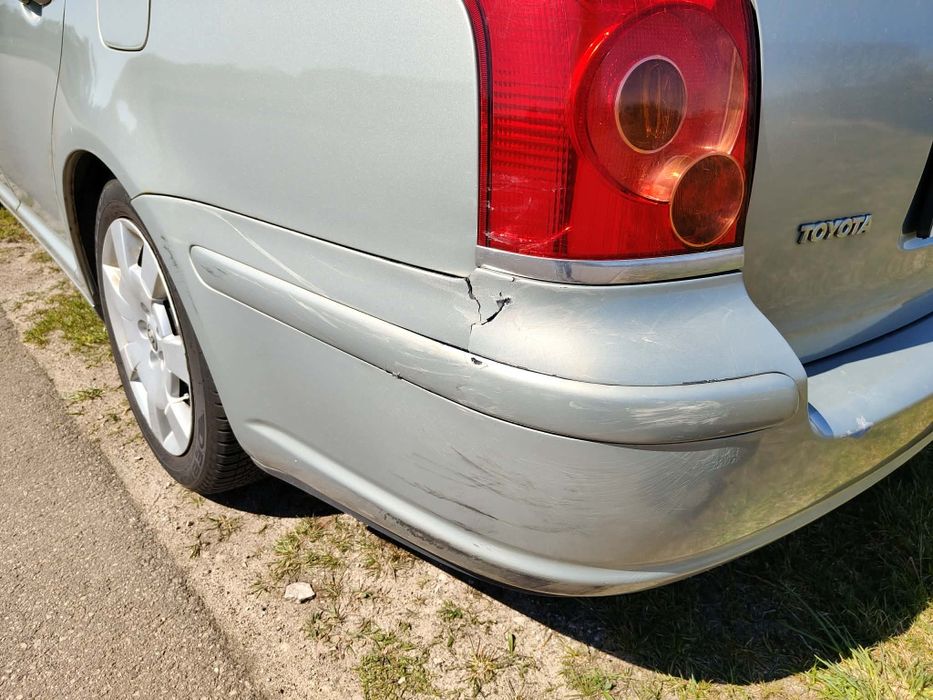 Toyota Avensis 1.8 benzyna/ LPG