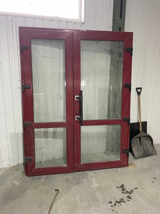 Продам металопластикові двері