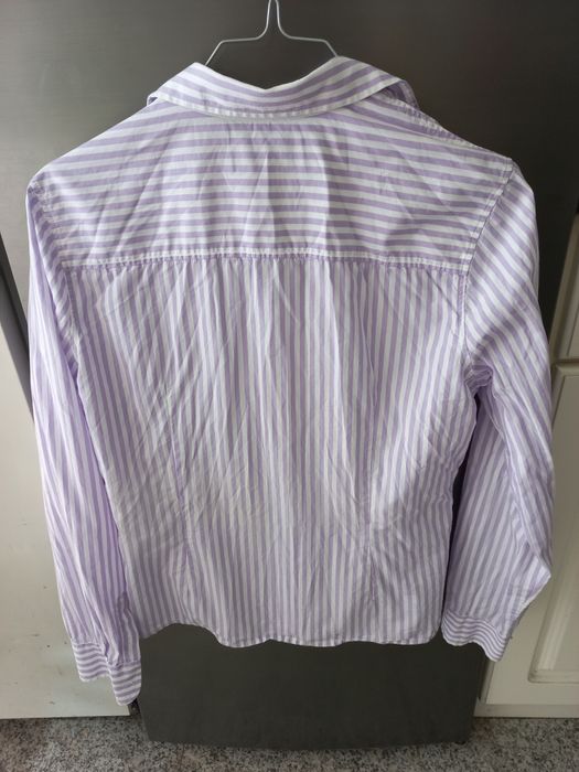 Camiseiro às riscas brancas e lilases