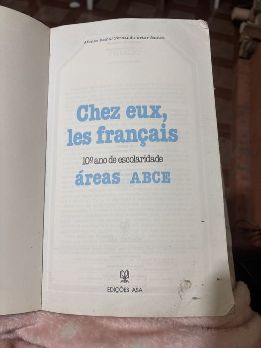 “Chez eux, les français” - 10° ano de escolaridade // Edições ASA