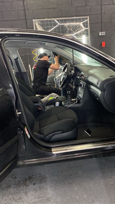 Химчистка салона автомобиля, потолка, сидений, карт коврового покрытия