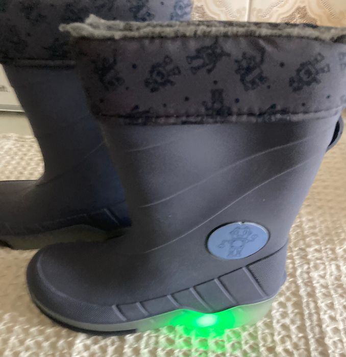 Galochas de criança com luzes