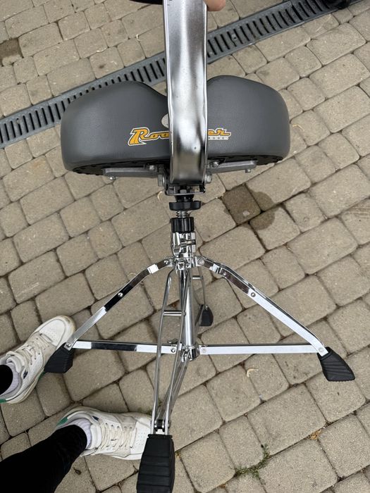 Pearl D-2000BR Roadster – tron perkusyjny z oparciem