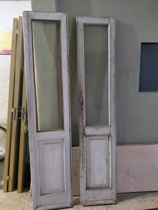 Portas antigas para varandas em  madeira