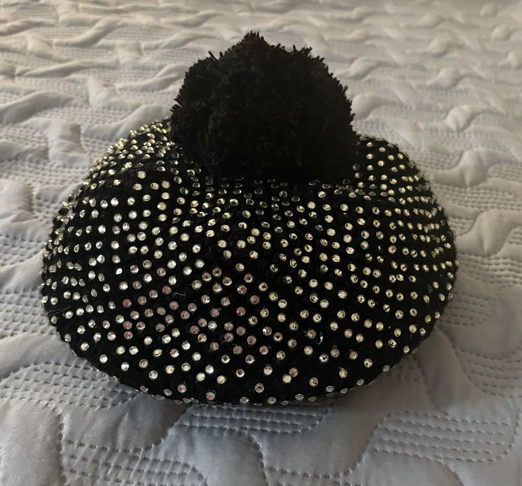 Казкової краси берет