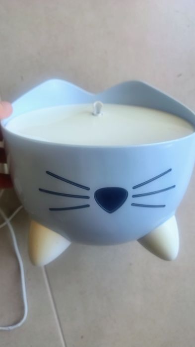 Fonte de água para gato
